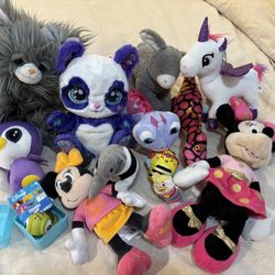Lot Of Stuffed Animals 