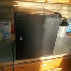Hisense Mini Fridge