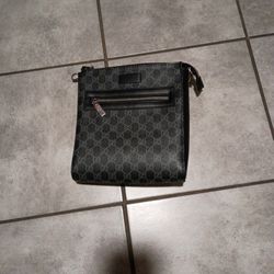 Gucci GG Supreme messenger bag
