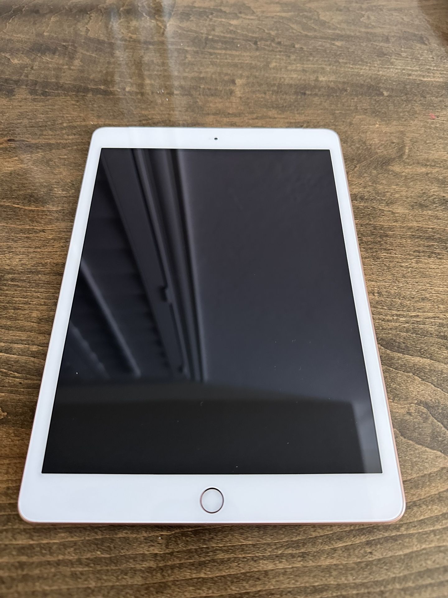 8th Gen Rose Gold iPad 32gig Cellular