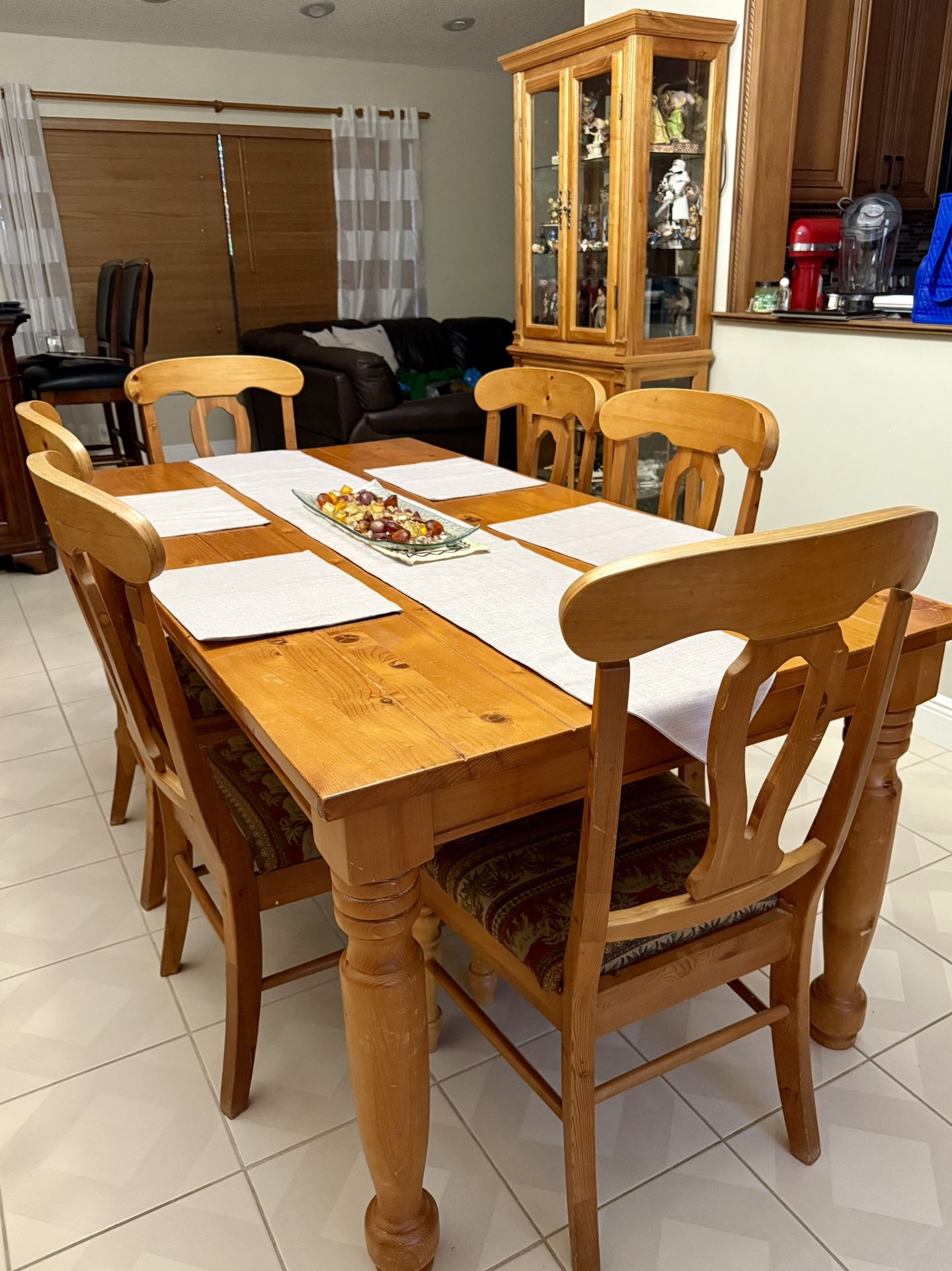 Solid Wood Dinning Table With Six Chairs