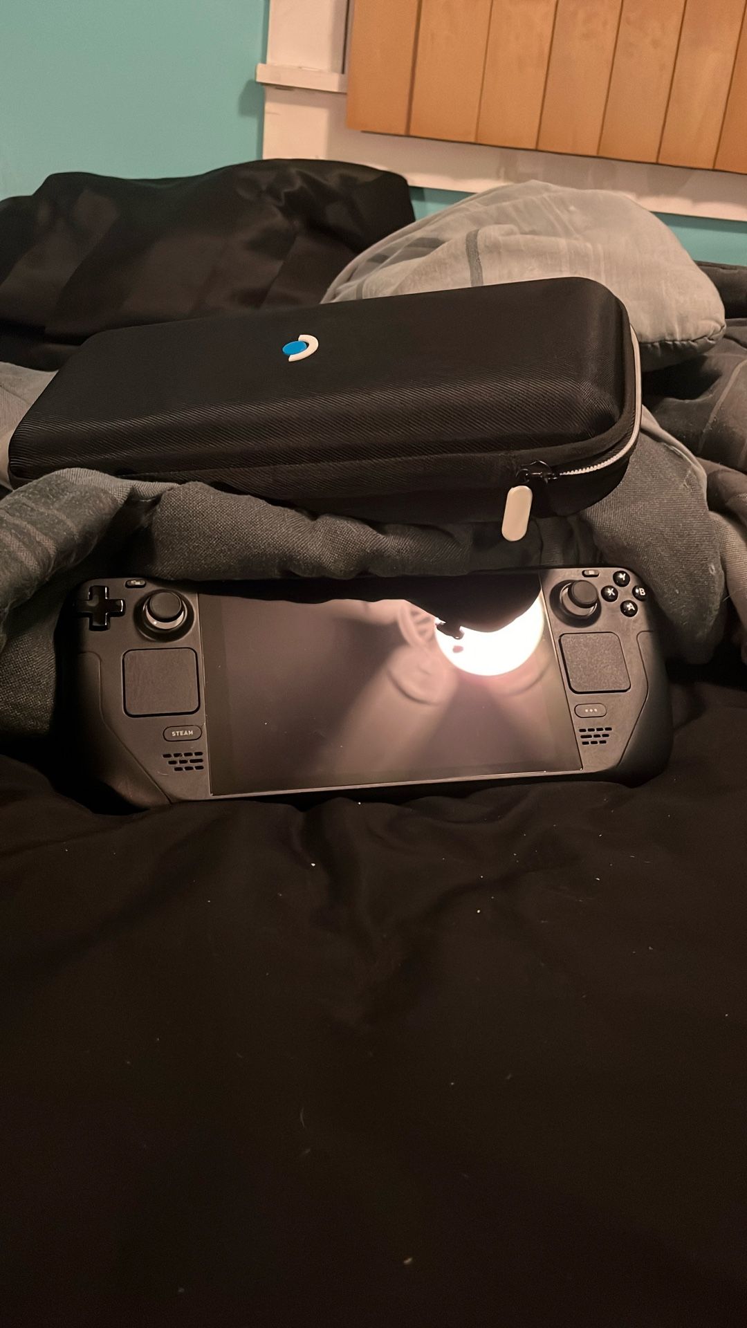 Steam deck 512gb LCD w/Charger and Case