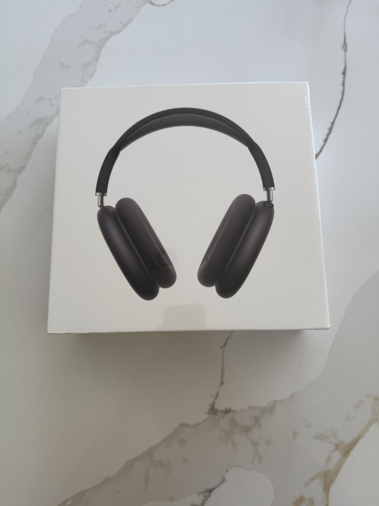 AirPod Max (SEALED , RECEIPT , BAG)