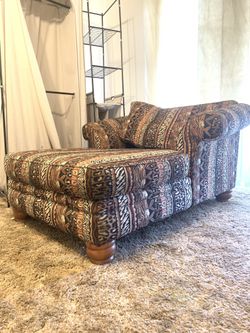 VINTAGE RETRO PRINT PATTERNED CHAISE LOUNGE CHAIR – COZY, UNIQUE & COMFORTABLE ( ONE OF A KIND )