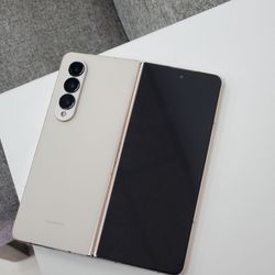 Galaxy Z Fold 4 5G 7.6" (Unlocked) 256GB Heavy Used Beige