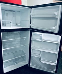 AMANA TOP FREEZER REFRIGERATOR