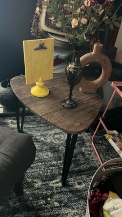 Cute brown table 17” tall 22” wide