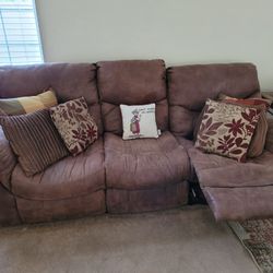 Sofa w/ Dual Recliners W/Pillows-make offer