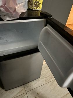 Mini Fridge with freezer