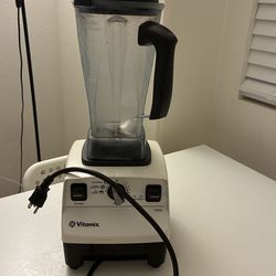 Vitamix 6300 Blender with 64 oz Container