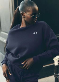 ALO Yoga accolade crewneck pullover