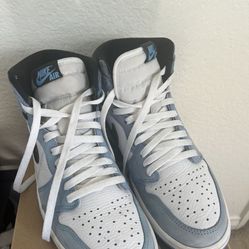 Air Jordan 1 University Blue Size 9.5