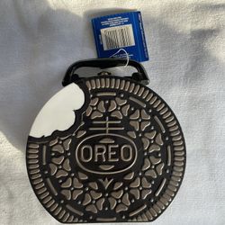 OREO Round Embossed Lunch Tin