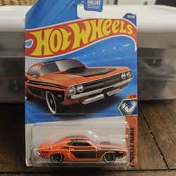 2025 Hot Wheels Muscle Mania 1/10 Orange ‘71 Dodge Challenger #131 
