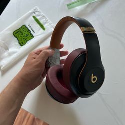 Beats by Dre studio 3 wireless headphones