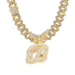 Best-selling butterfly clasp diamond-studded hip-hop pendant with 26-letter alloy rhinestone pendant necklace. Cross-border exclusive supply.