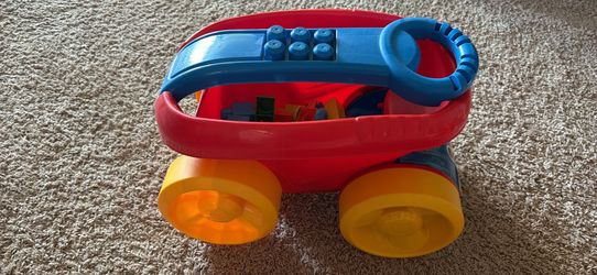 Mega Blocks collector wagon, some blocks included