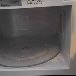 Toshiba microwave 1200 Watts Large