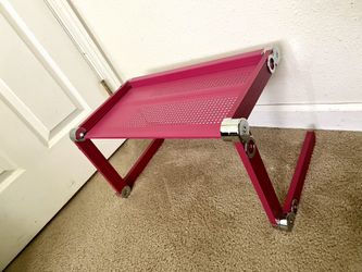 Portable adjustable folding table