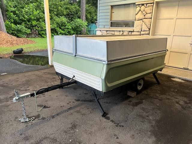 1967 Apache Eagle Camper Trailer. Title/Road Worthy.