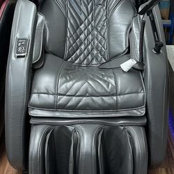 Like New .. W/ Warranty .. JPMedics Kawa 3D SL-Track Massage Chair with Quick Auto Body Scanning, Adjustable Speed and Intensity, Lumbar Heat Therapy 