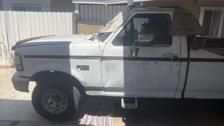 Ford F-150 XL Regular Cab Pickup Truck