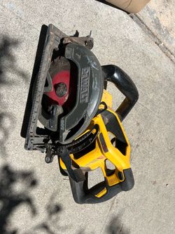 Dewalt saw
