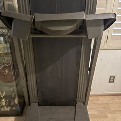 Treadmill Works Great Just Needs A Little Scrubbing 