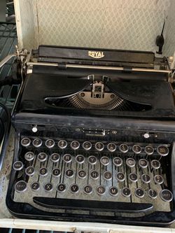 Vintage Royal Typewriter
