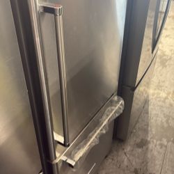 KitchenAid Apartment Size Refrigerator 
