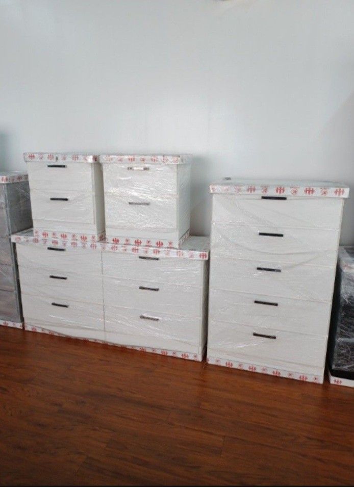 NEW FURNITURE 😊 It's ASSEMBLED 4PCS