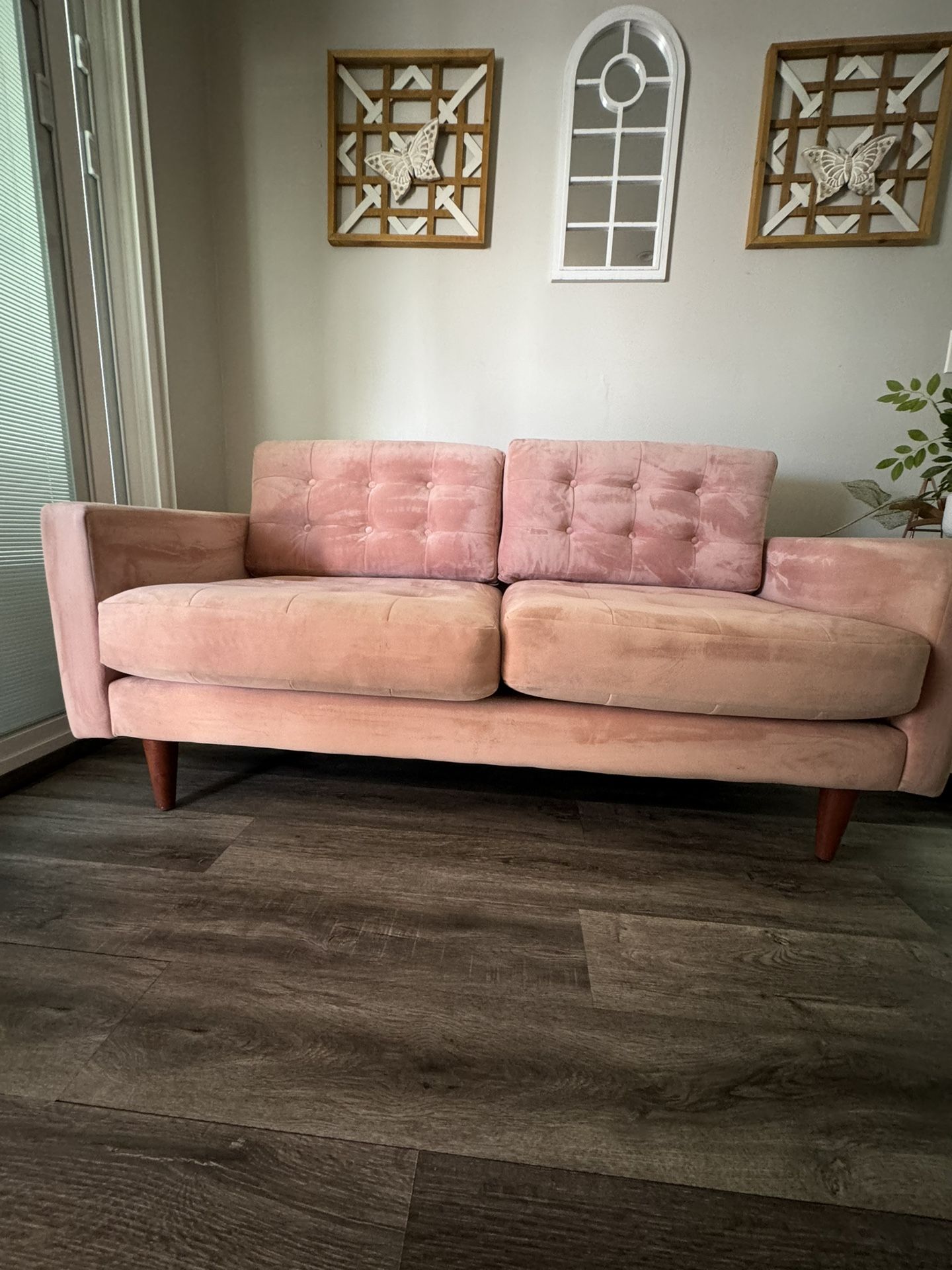 PINK COUCH