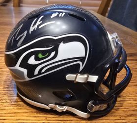 PERCY HARVIN SIGNED SEAHAWKS MINI HELMET!