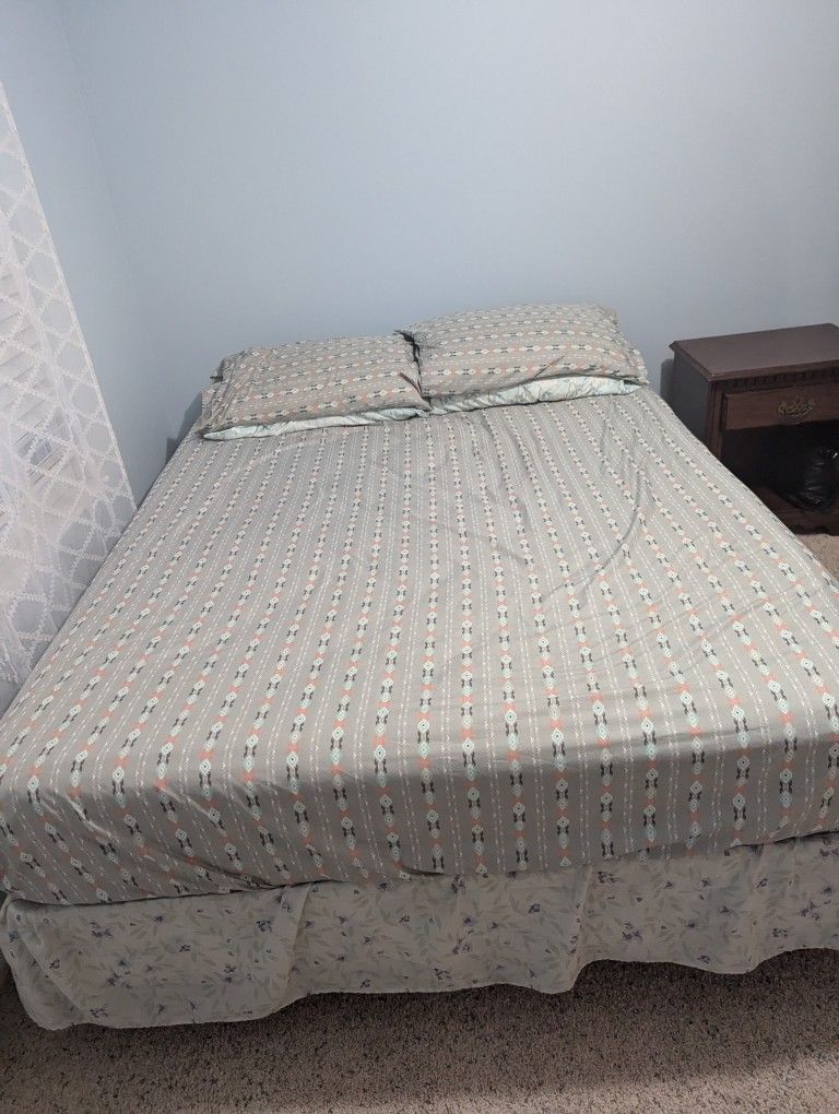 Full/Double Bedframe And Box Spring