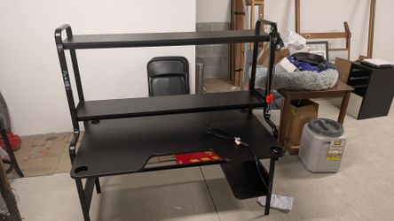 Computer desk