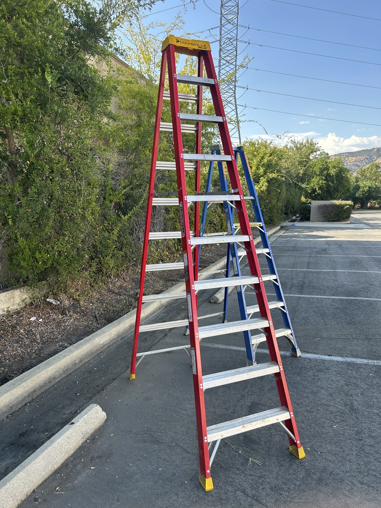 Fiberglass Step Ladder, 10 Foot Trade