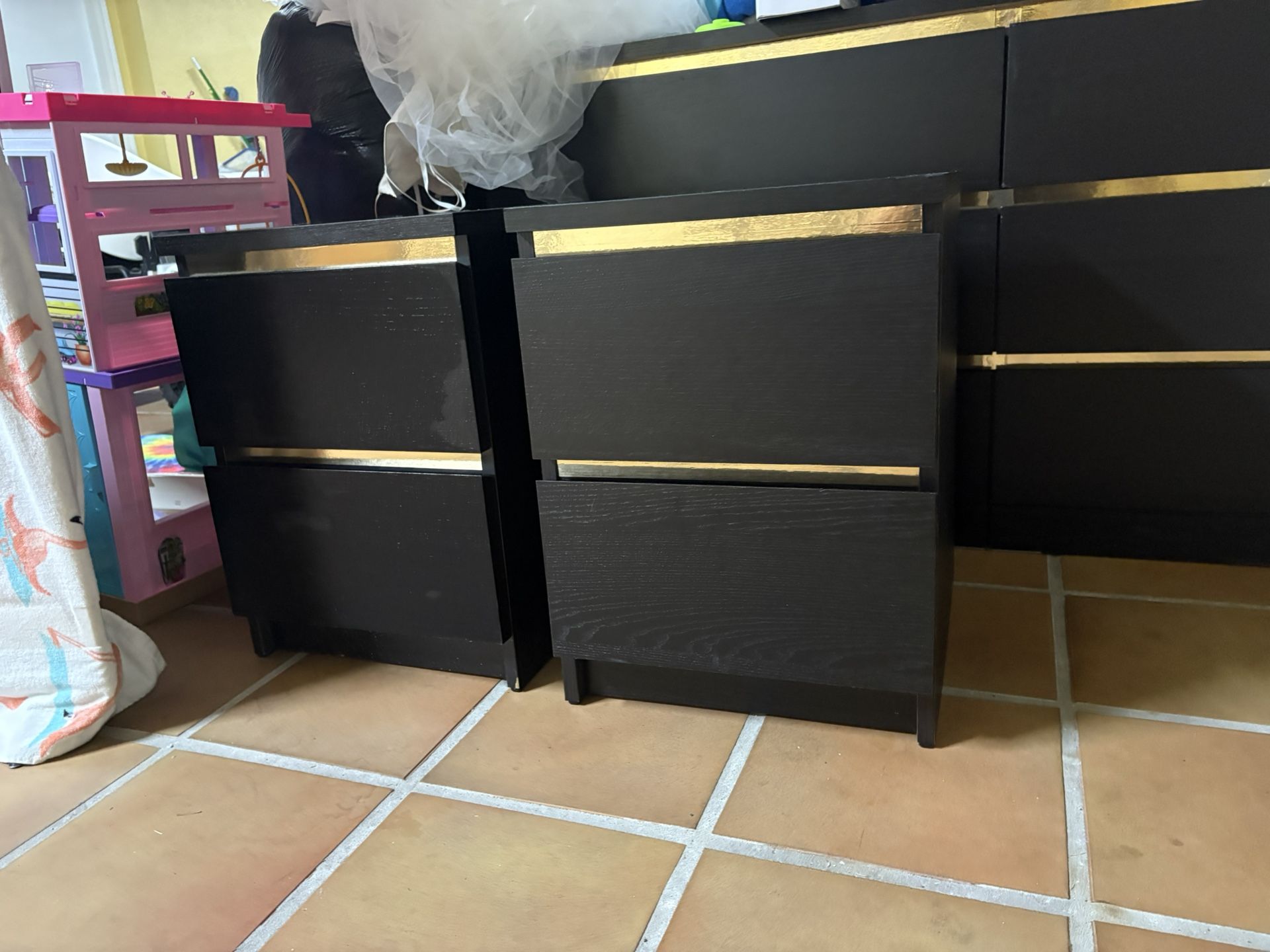 1 Dresser 2 Nightstands