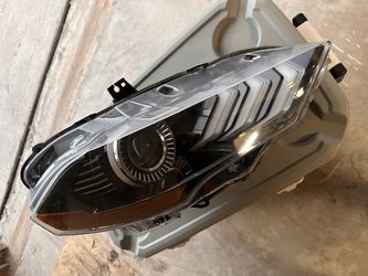 2018/2022  Ford Mustang Right Passenger Full LED Headlight Headlamp OEM