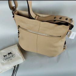 [NWT] Coach -- Beige Pebble Leather Hobo Duffle