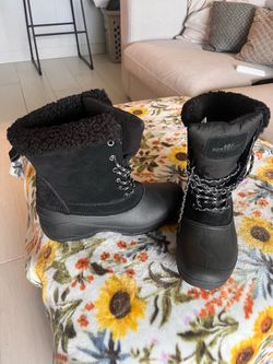 Women’s snow boots