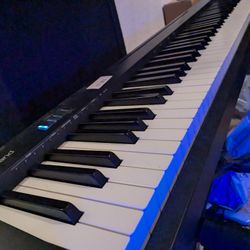 Roland FP10 Weighted Piano Keyboard