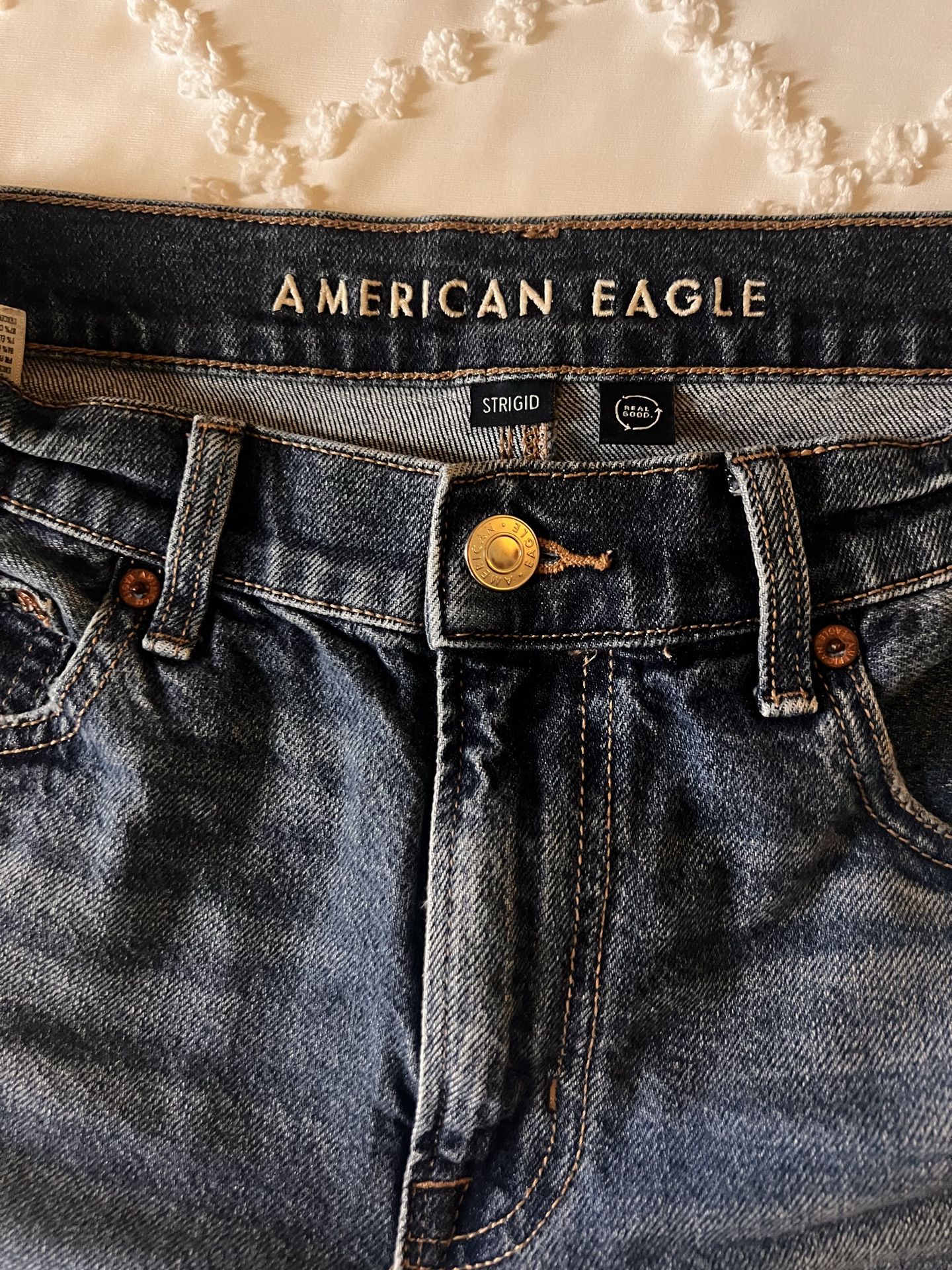 Short de mezclilla American Eagle talla 4 – $5 (como nuevo)”