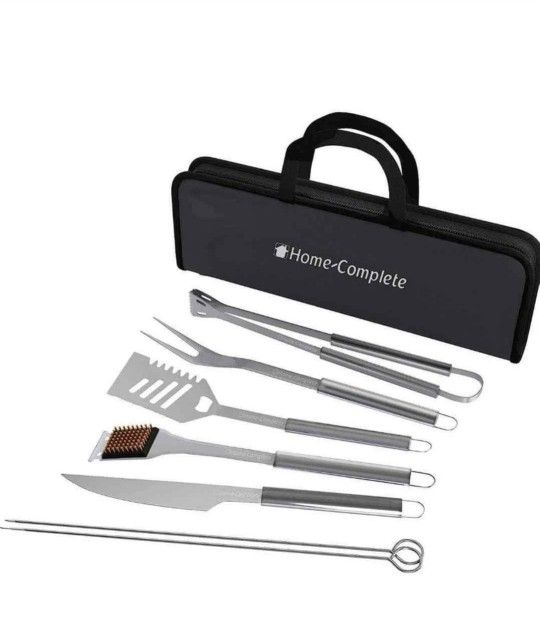 Brand new 7 peice travel BBQ grill tool set with traveling case