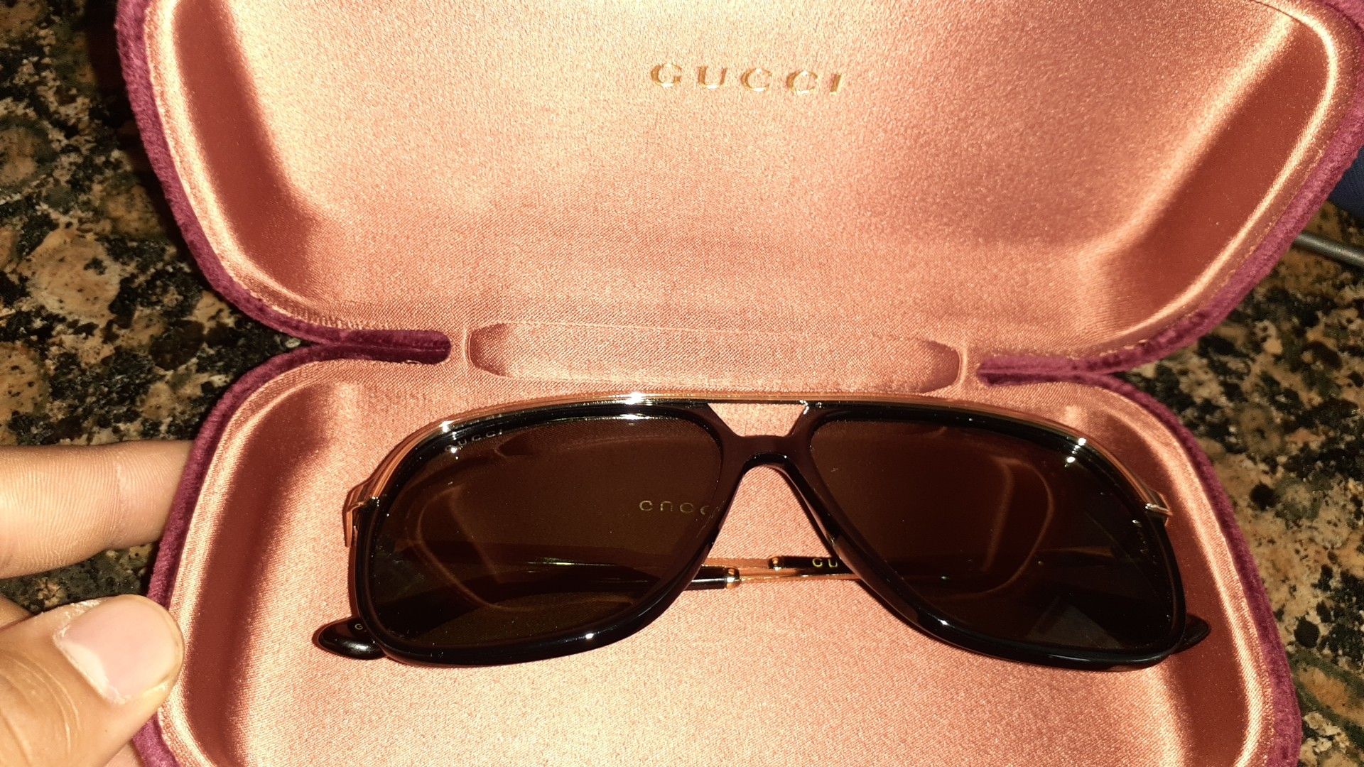 Gucci sun glasses men's