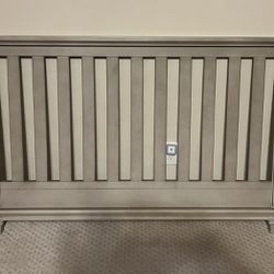 Baby Crib And Dresser w/Changing Table
