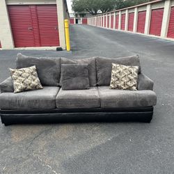 Comfy,  Nice Gray Sofa, Couch 🔥🔥