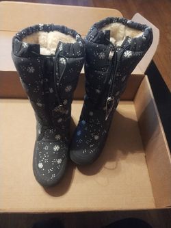 Snow boots 