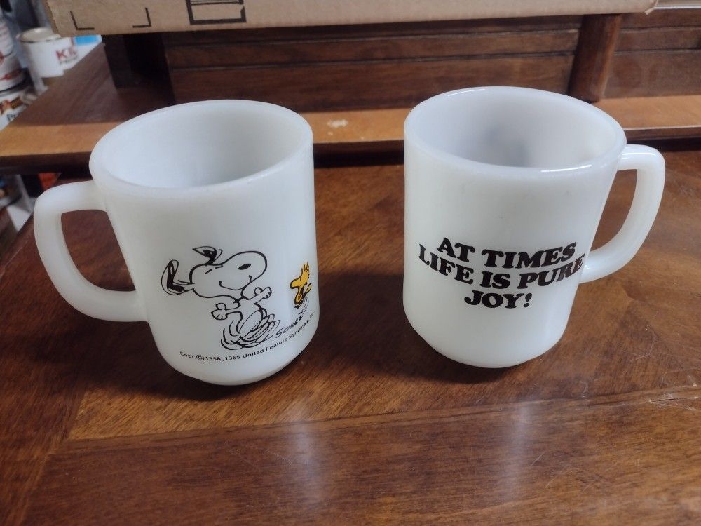 Vintage Anchor Hocking Milk Glass Snoopy At Times Life is Pure Joy Mug
