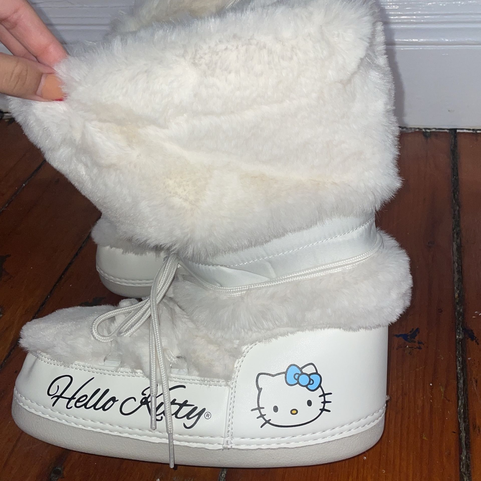 Hello Kitty Moon Boots, White Blue & Black