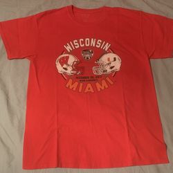 2017 Capital One Orange Bowl Wisconsin vs Miami Shirt; Men’s L